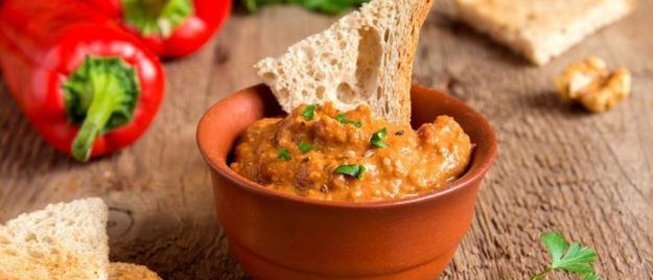 Хумус с красным перцем