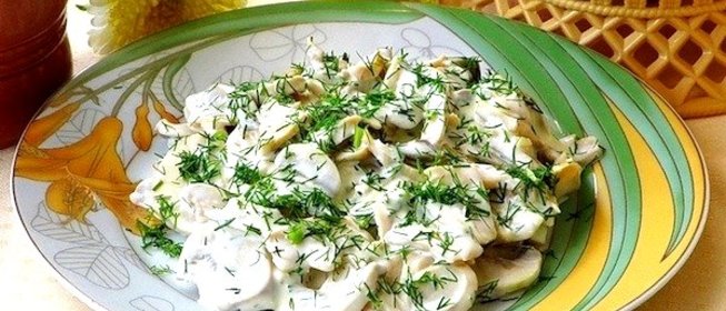 Закуска из консервированных шампиньонов