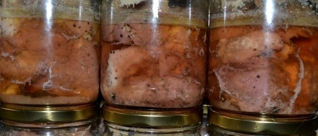 Тушенка из свинины в духовке