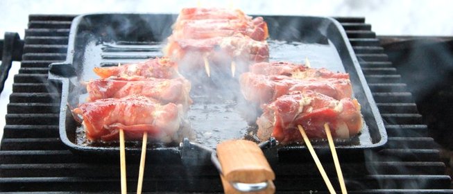 Тигровые креветки в беконе с творожным сыром