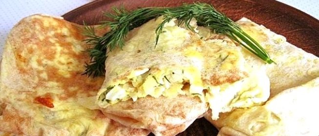 Лаваш с сыром, яйцом и зеленью