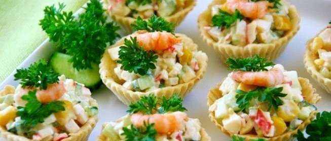 Тарталетки с крабовыми палочками и сыром
