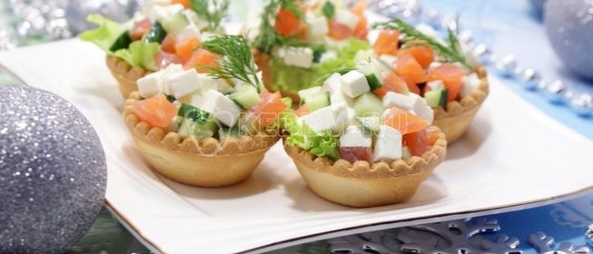 Новогодние корзинки с сёмгой и фетаксой