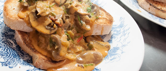 Закуска из грибов в сливочном соусе для тостов