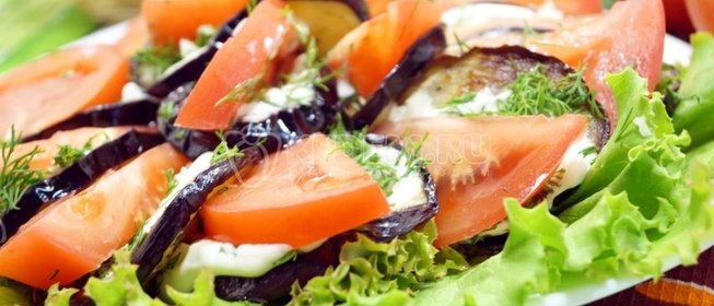 Баклажаны с помидорами и чесноком