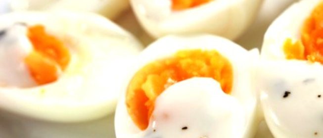 Яйца под майонезом