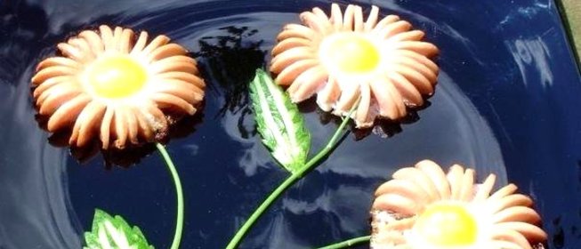 Жареные сосиски Ромашки