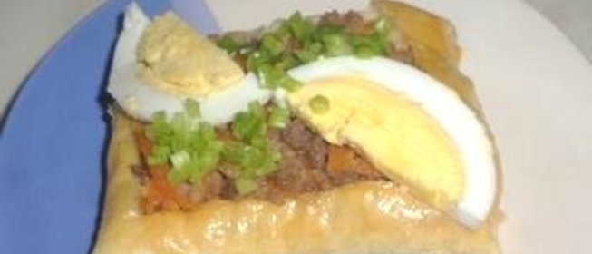 Слойки с мясом и яйцом