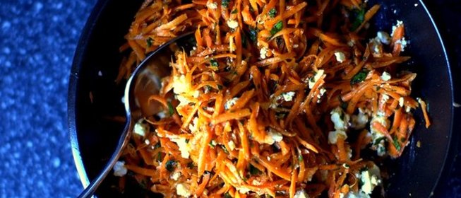 Салат из морковки с чесноком