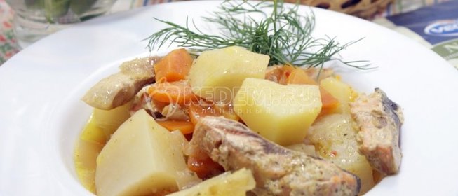 Шашлычки из сыра с фруктами