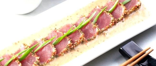 Тунец фурикакэ в соусе мустард