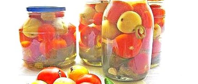 Маринованные помидоры с яблоками