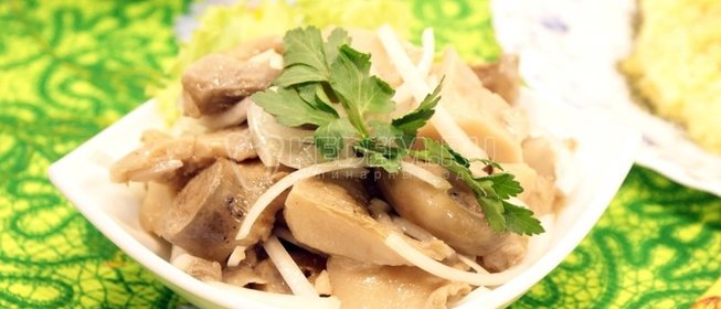 Солёные грузди с лучком