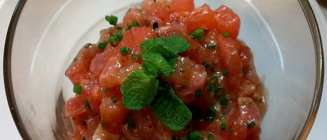 Тартар из тунца с арбузом