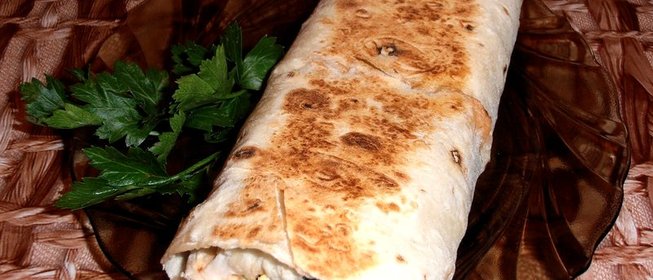 Лаваш с копченой курицей