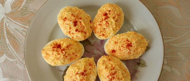 Фаршированные яйца с морковью и плавленным сыром