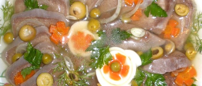 Заливное из свиного языка