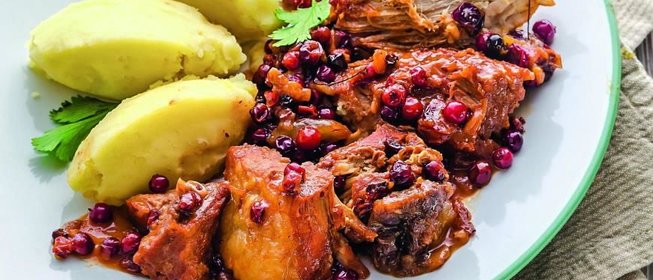 Свинина с клюквой и горчицей