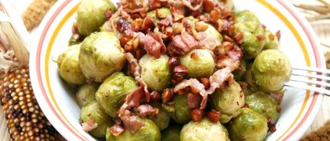 Брюссельская капуста с панчеттой и каштанами