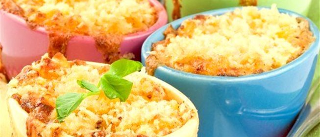 Закуска с пастой, сыром и мускатным орехом