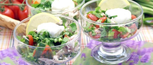 Салат с курицей и черемшой