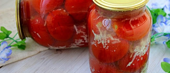 Маринованные помидоры с чесноком