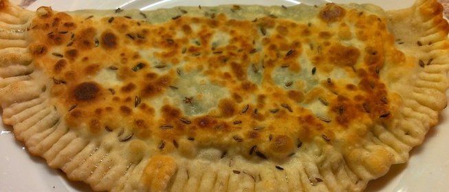 Кутаб с зеленью и сыром сулугуни