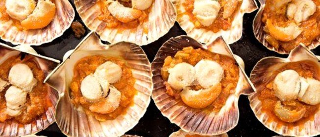 Закуска из гребешков в ракушках под сырной корочкой