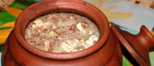 Гречка с курицей в горшочках