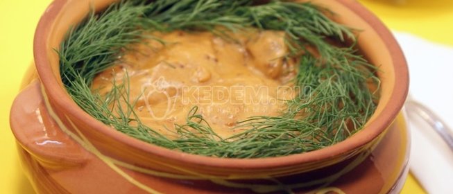 Говядина с грибами в томатном соусе