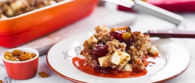 Постная гречневая запеканка с яблоками и изюмом