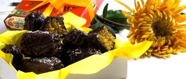 Шоколадные конфеты с миндально-апельсиновой начинкой