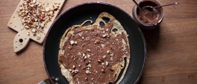 Быстрые блинчики с шоколадной пастой