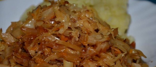 Тушеная квашеная капуста