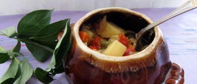 Овощное рагу в горшочках