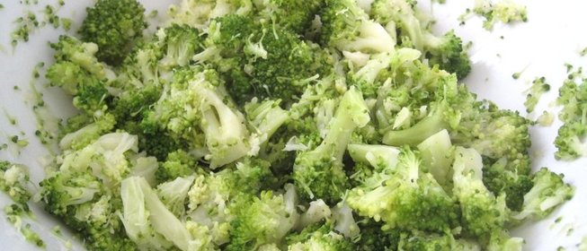 Капуста брокколи с чесноком и лиммоным соком