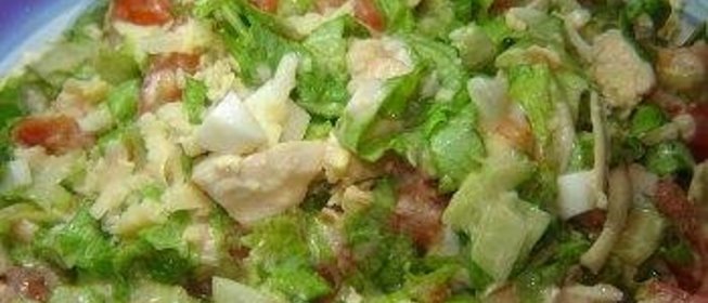Простой салат из курицы и сыра