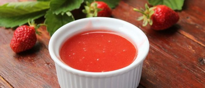 Соус из клубники с красным вином