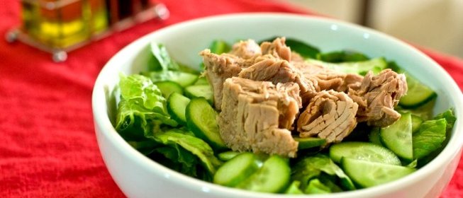 Салат с тунцом и огурцом