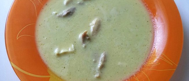 Куриный суп с карри и кабачками
