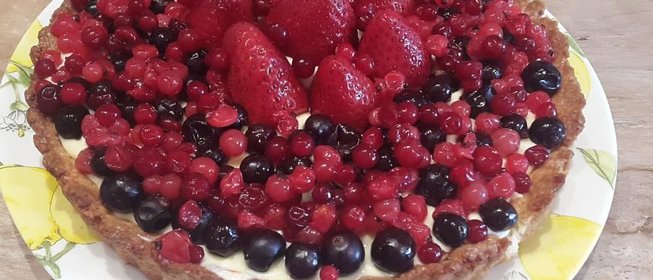 Песочный пирог с ягодами