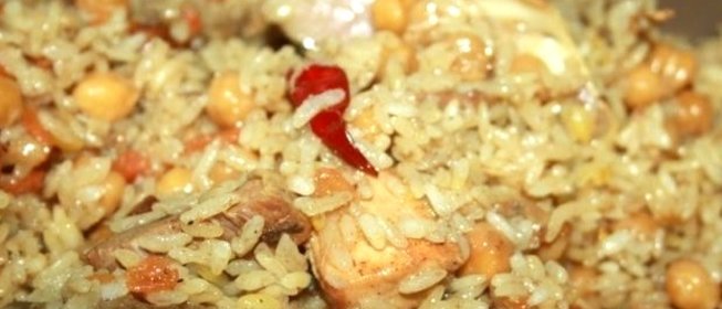 Плов с нутом и курицей