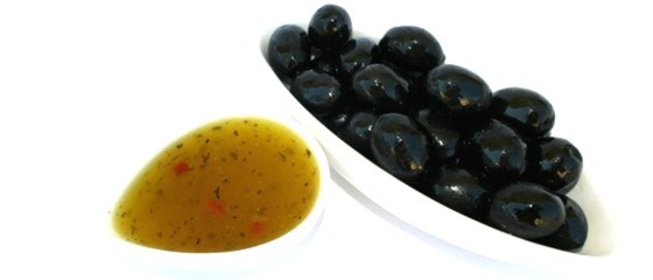 Салатная заправка из кумина, лимонного сока и кайенского перца