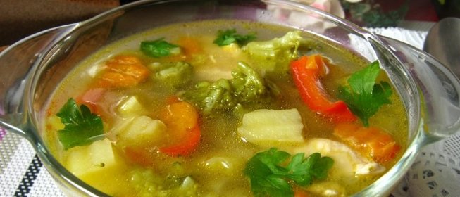 Куриный суп с брокколи