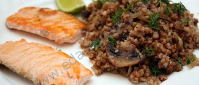 Каша гречневая с грибами и семгой