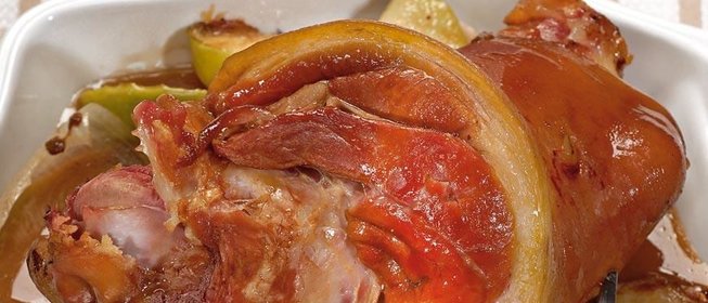 Окорок в яблочном соусе