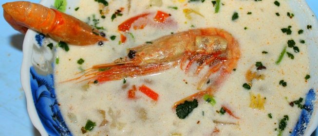 Белый суп с морепродуктами