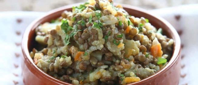 Плов с чечевицей и овощами