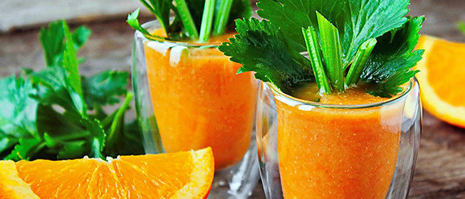 Детокс-коктейль с сельдереем и апельсином