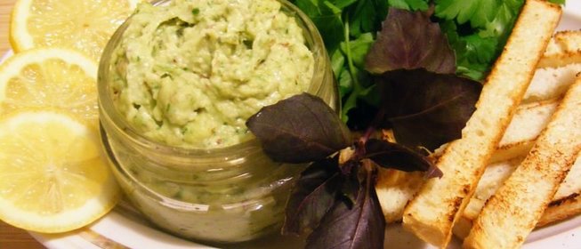 Говядина, тушеная с красным вином и клюквой